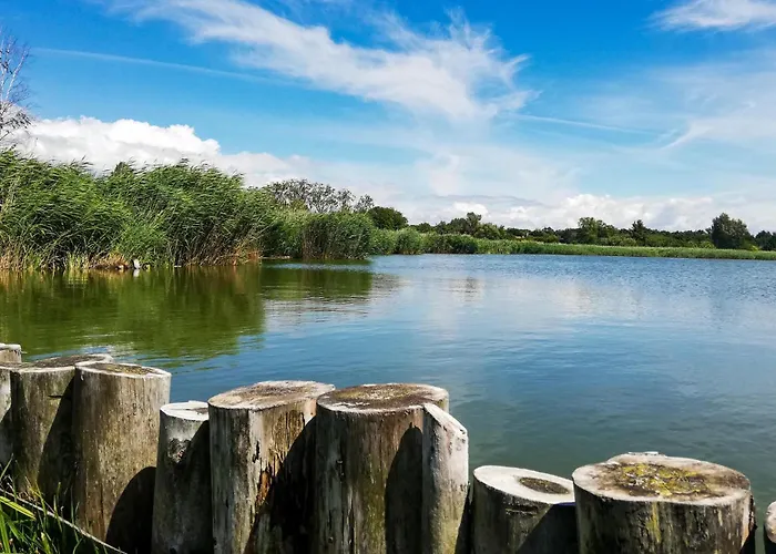 3 Bedroom Lovely In * Nowe Warpno